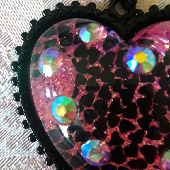 Sold!!! Betsey Johnson Heart Necklace - Picture 2 of 10